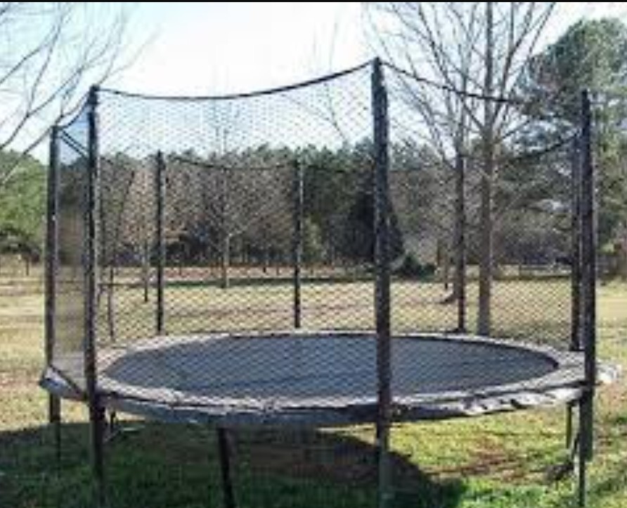 12 ft trampoline with enclosure USED in Bay Area 