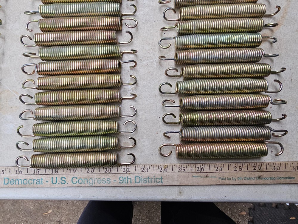 25GG16 TRAMPOLINE SPRINGS, 60 COUNT, 6-1/2″ X 4-5/8″ X 0.86″ X 0.115″, VERY GOOD