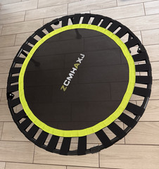 ZCMHAXJ Mini Fitness Trampoline Rebounder w/ Padding, Black/Green