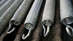 23NN94 TRAMPOLINE SPRINGS: 7″ X 5-1/8″ X 7/8″ X 1/8″ X 5-1/2 OZ, 40PCS, GC